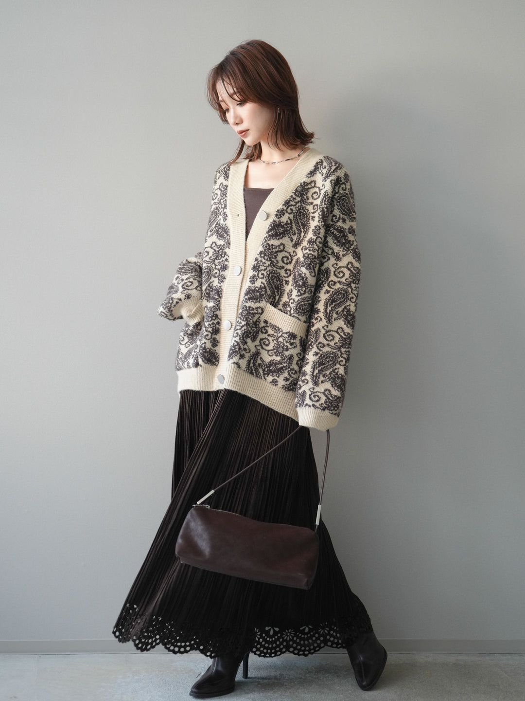 [SET]ペイズリー柄ニットカーディガン+パンチングデザインスエードプリーツスカート(2set)
