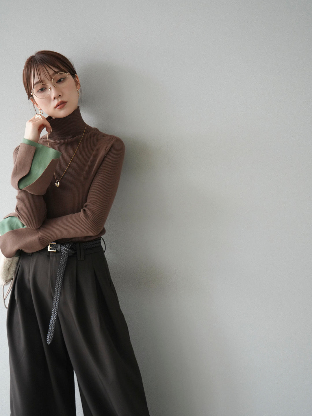 [SET] 疊層喇叭袖高領針織上衣 + 雙褶寬褲 (2 套)