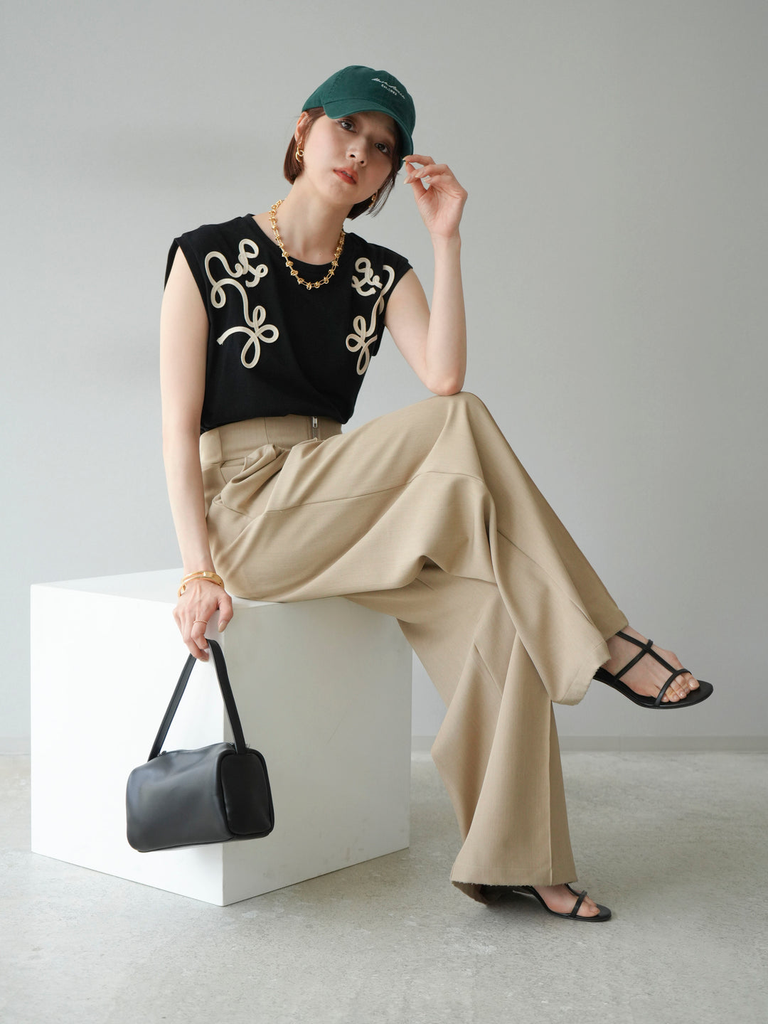 [SET]コード刺繍フレンチスリーブTシャツ+ジップタックワイドパンツ(2set)