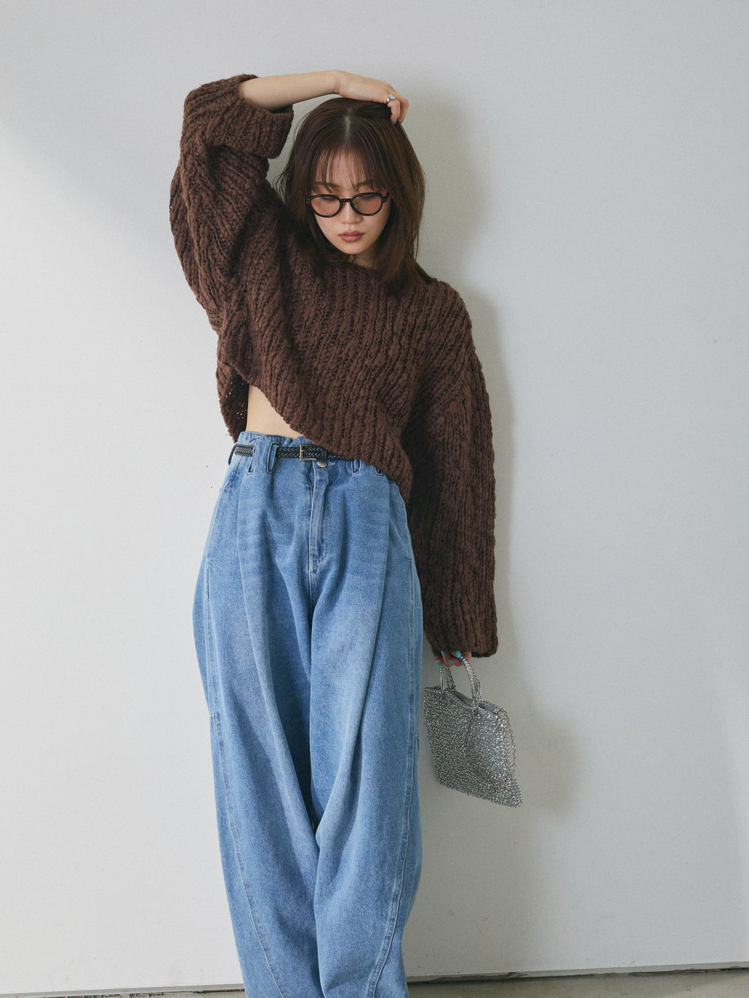 【Allure】[SET]クロップドチャンキースラブニットプルオーバー+ハイウエストベルトループデザインデニムパンツ(2set)