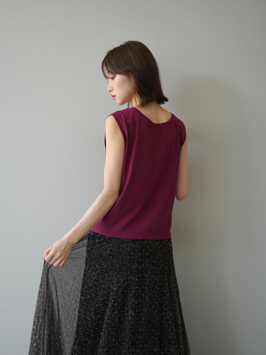 [予約]フロントツイストノースリーカットソー/ボルドー