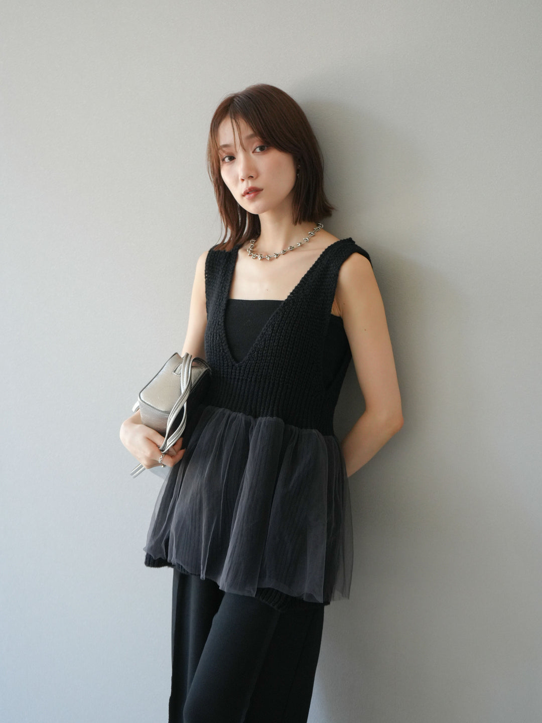 [SET] 薄紗層疊荷葉邊針織背心 + 兩用設計運動褲（2 件組）