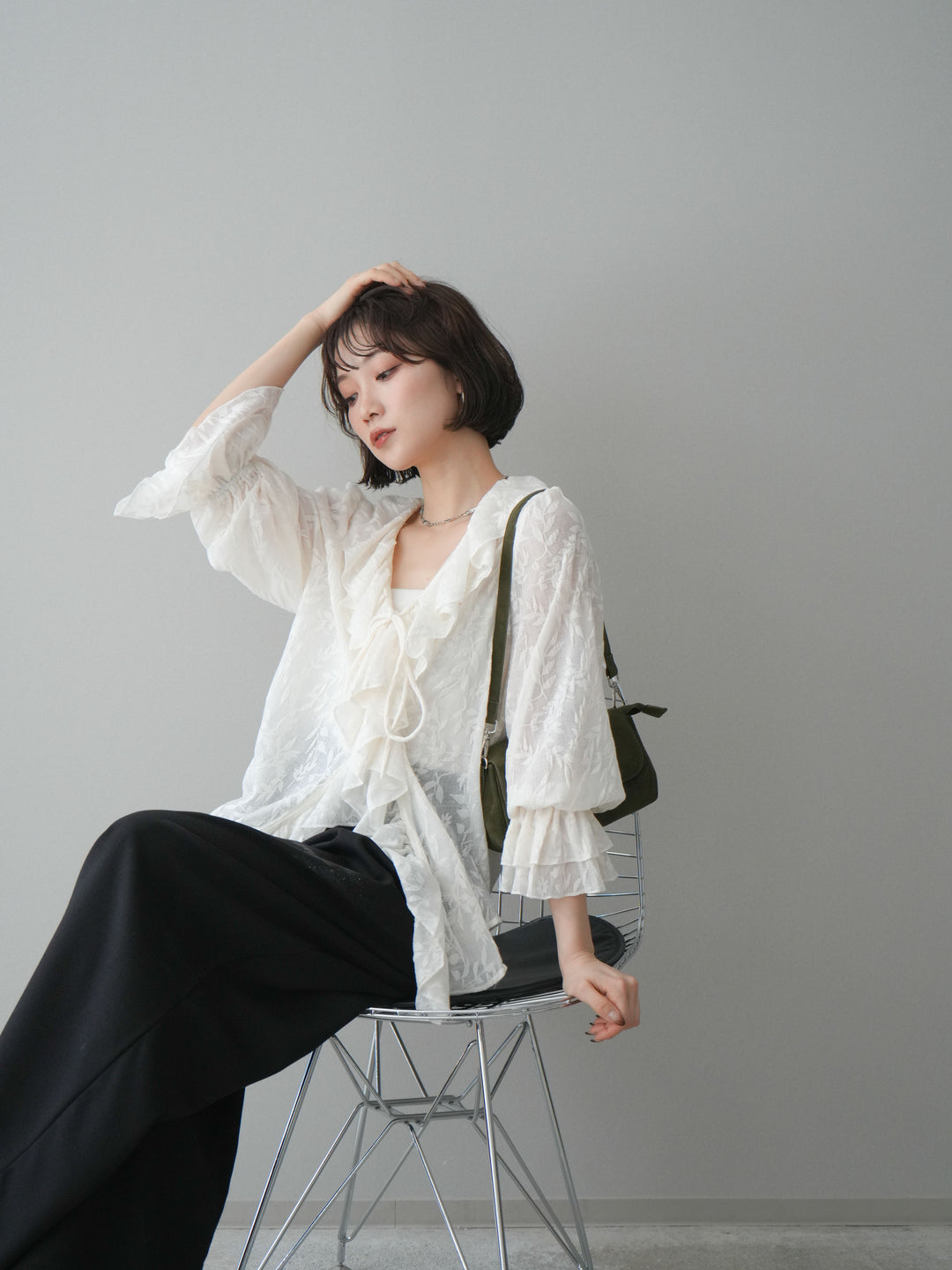 [予約]ラッフルレーススリットブラウス/ivory