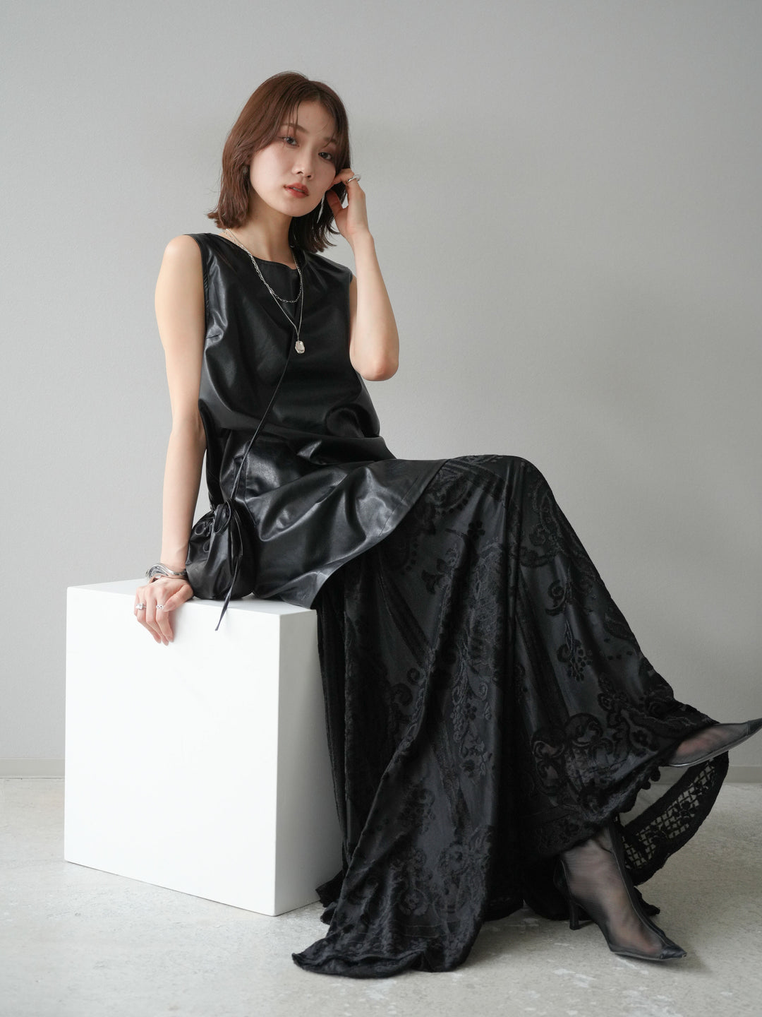 [予約]ショルダーポーチ付レザーミニワンピース/ブラック