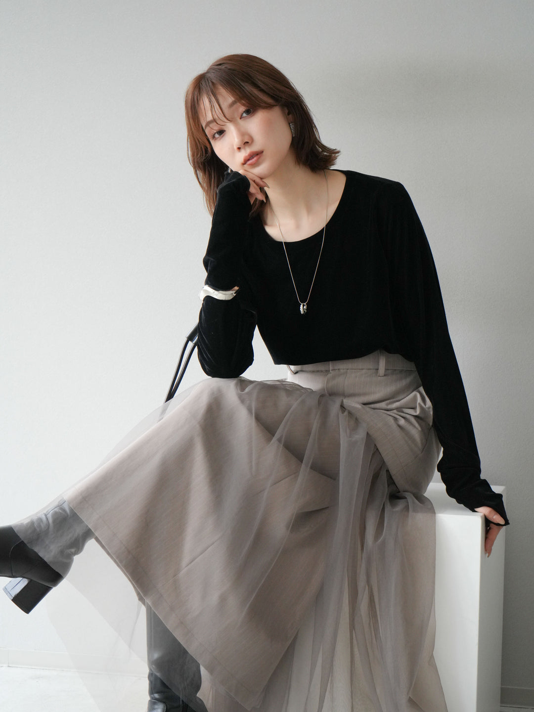 [予約]シアーベロアフィンガーホールトップス/ブラック