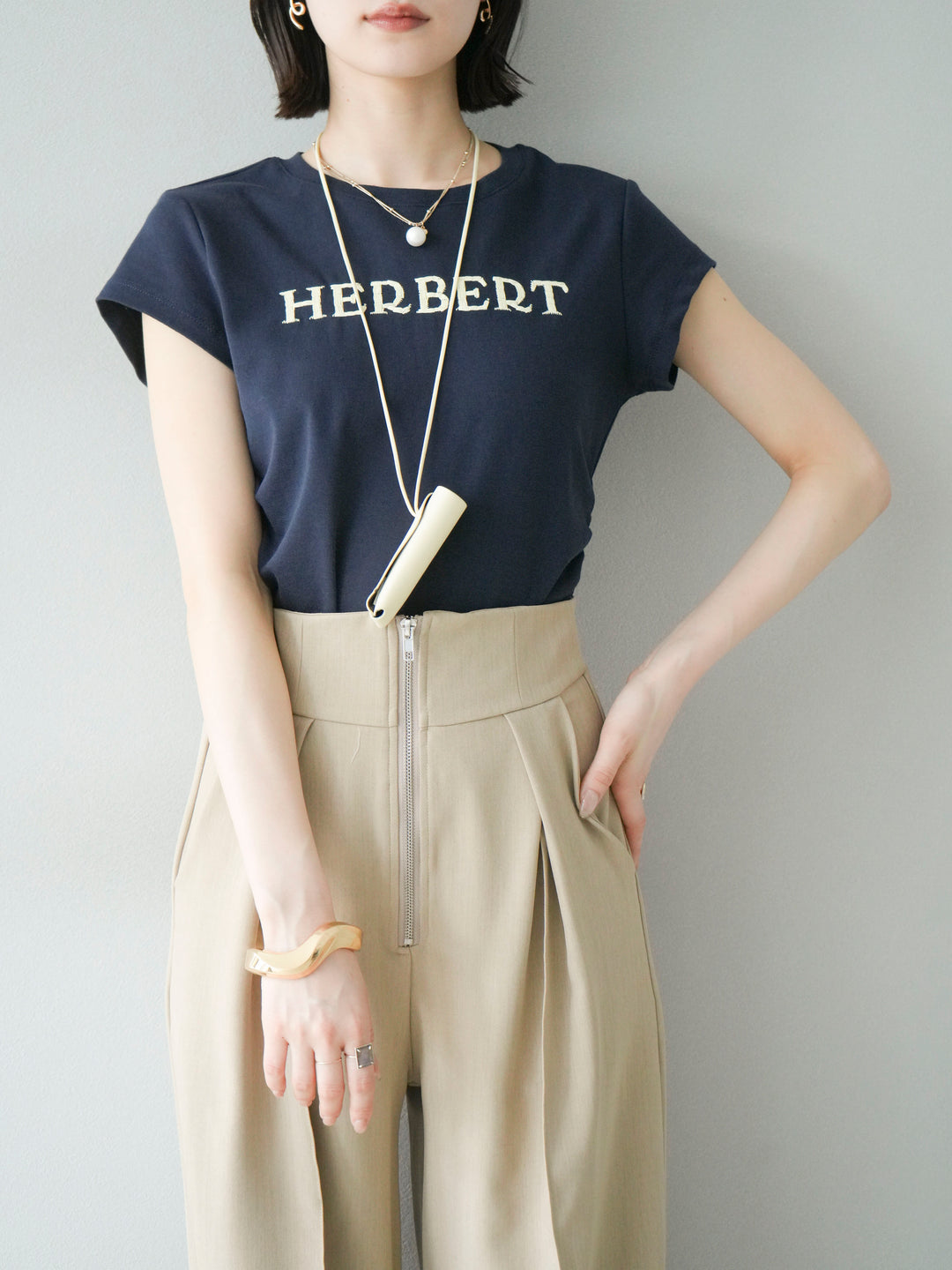 [予約]刺繍ロゴTシャツ＆レザーポーチネックレスSET /ネイビー