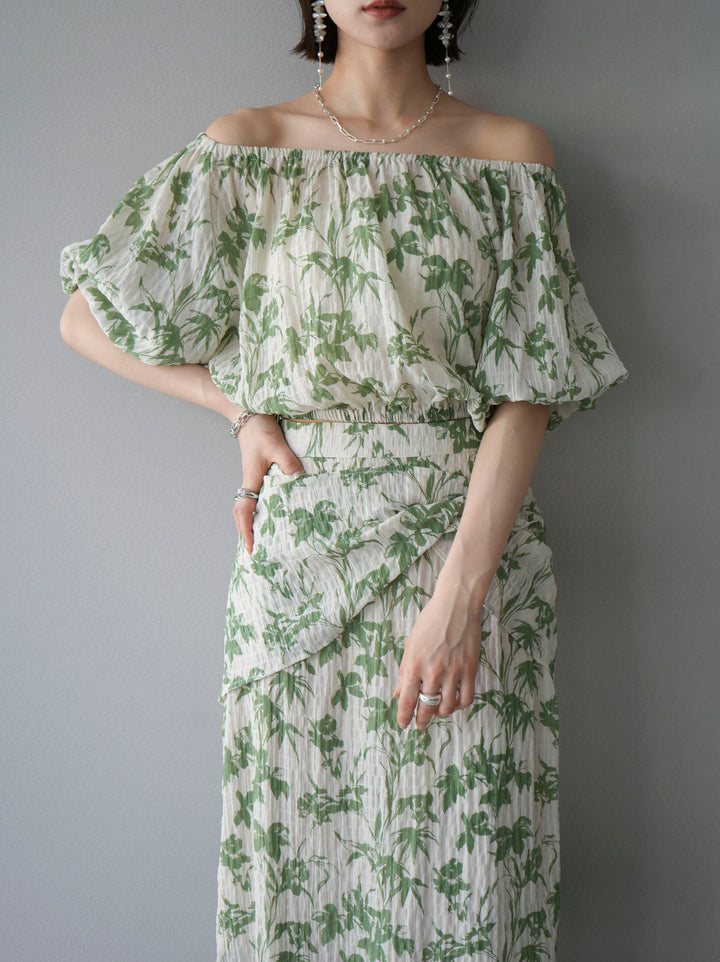 [Pre-order] Washer Flower Pattern Off-Shoulder Blouse/Green