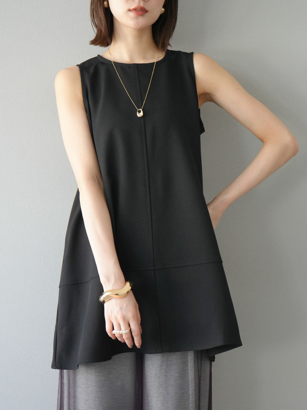 [予約]フレアノースリーチュニック/ブラック