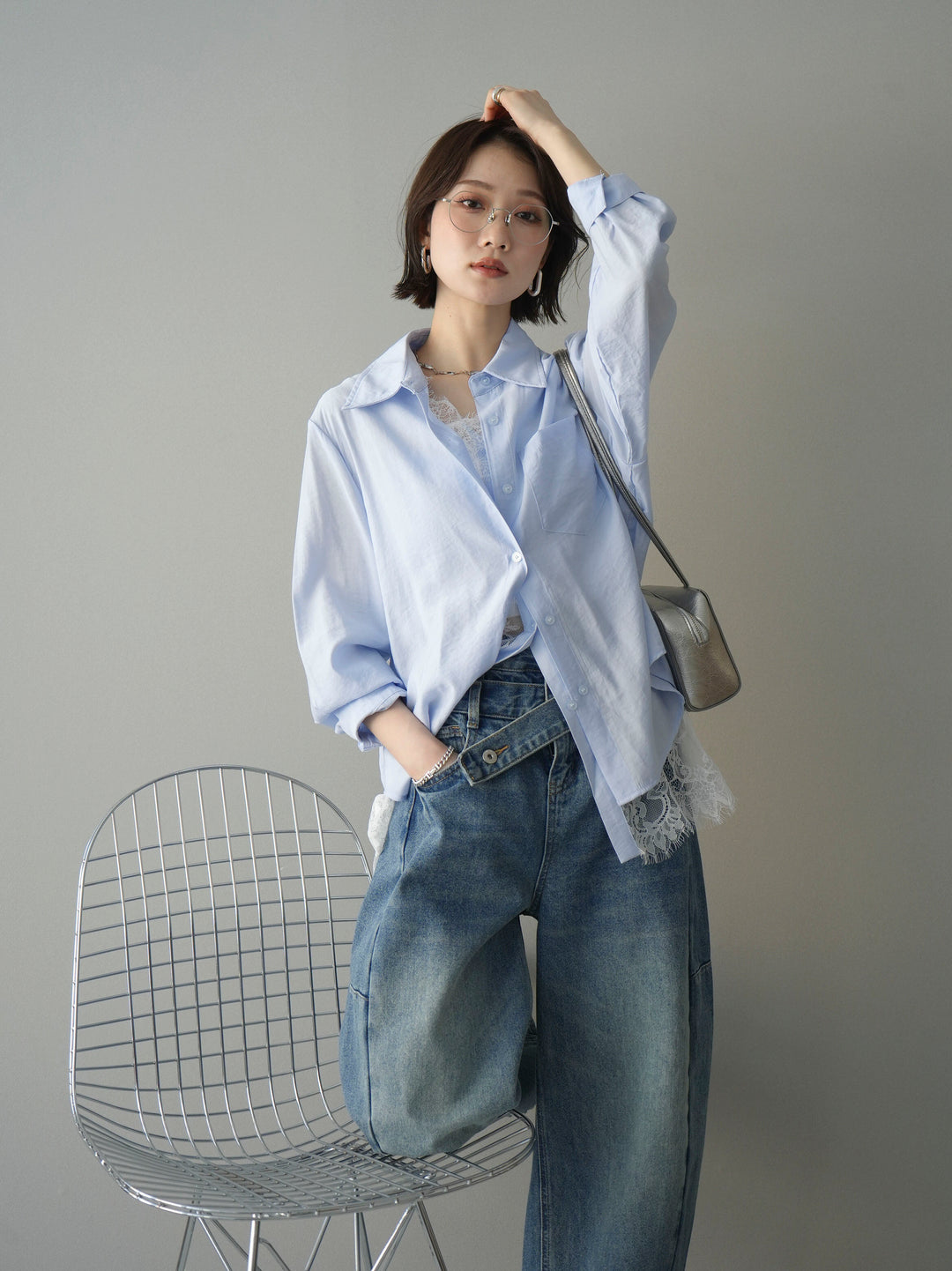 [予約]レイヤードデザイン裾レースブラウス/blue