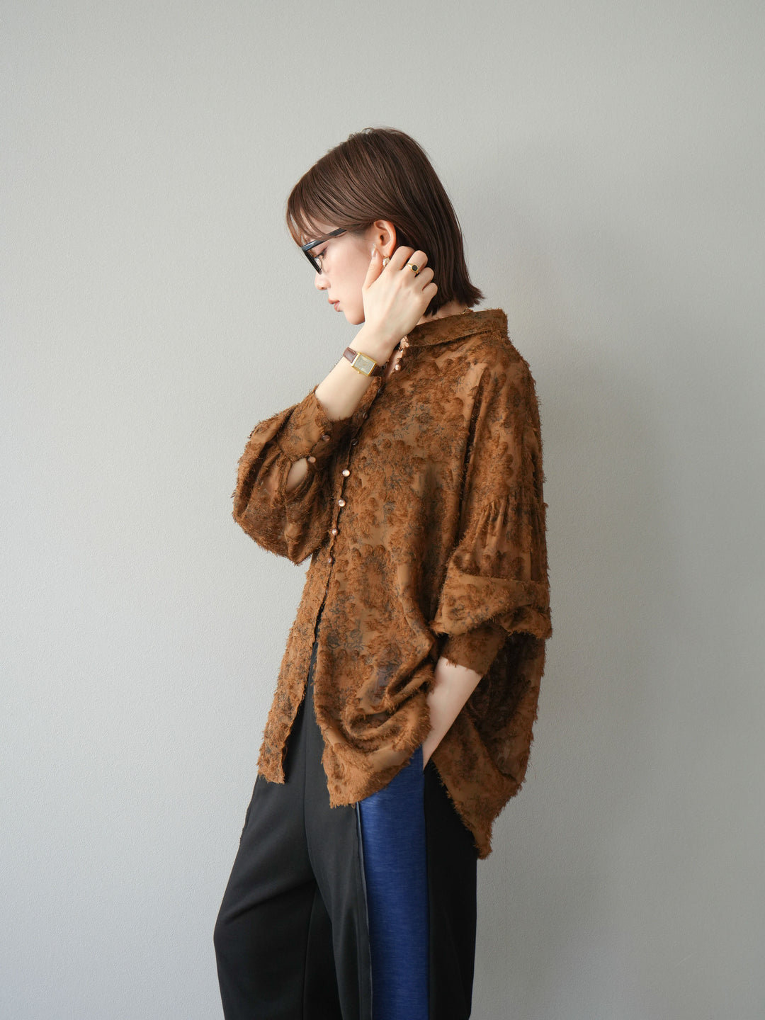 [予約]ニュアンスフリンジジャガードボリュームスリーブブラウス/ブラウン