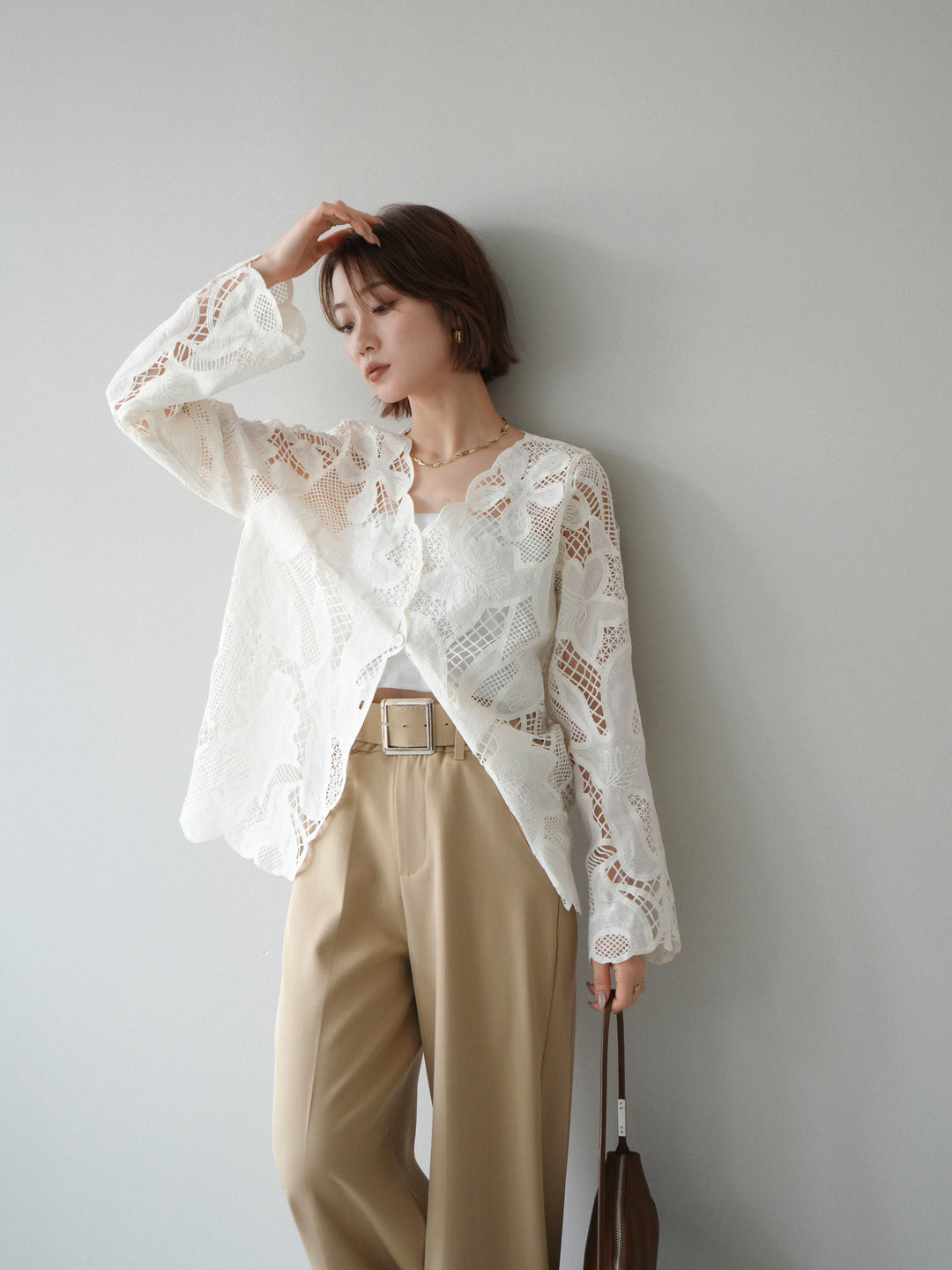 【套裝】3D蕾絲蕾絲上衣+內建胸罩羅紋抹胸吊帶背心（兩件組）