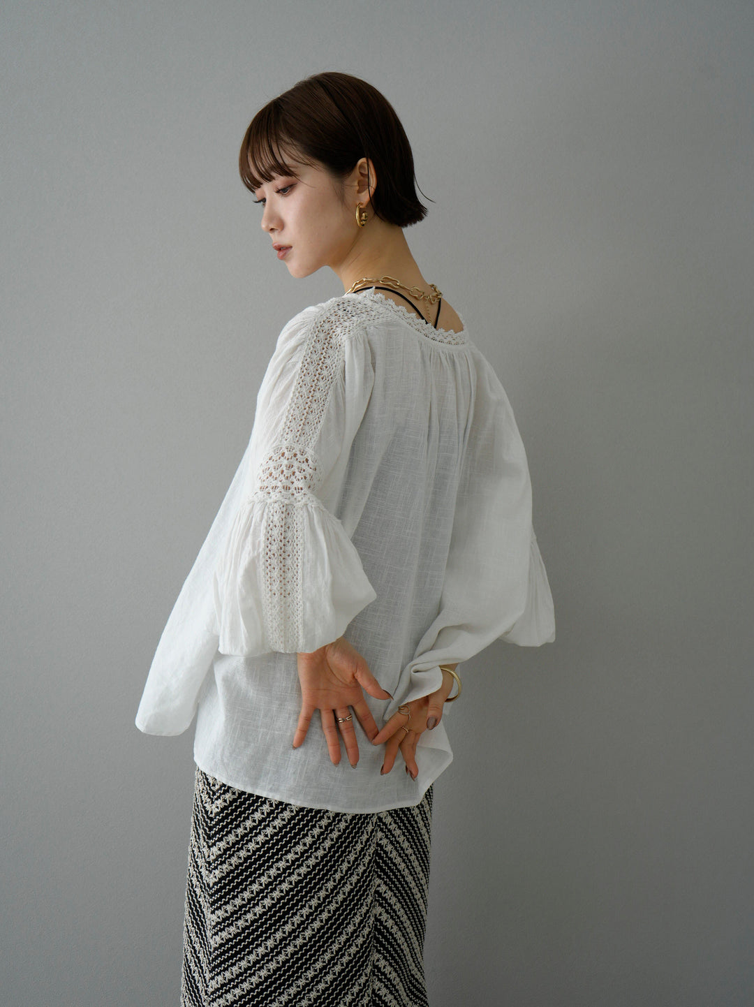 [SET] Cotton lace blouse + crochet fringe I-line skirt (2set)