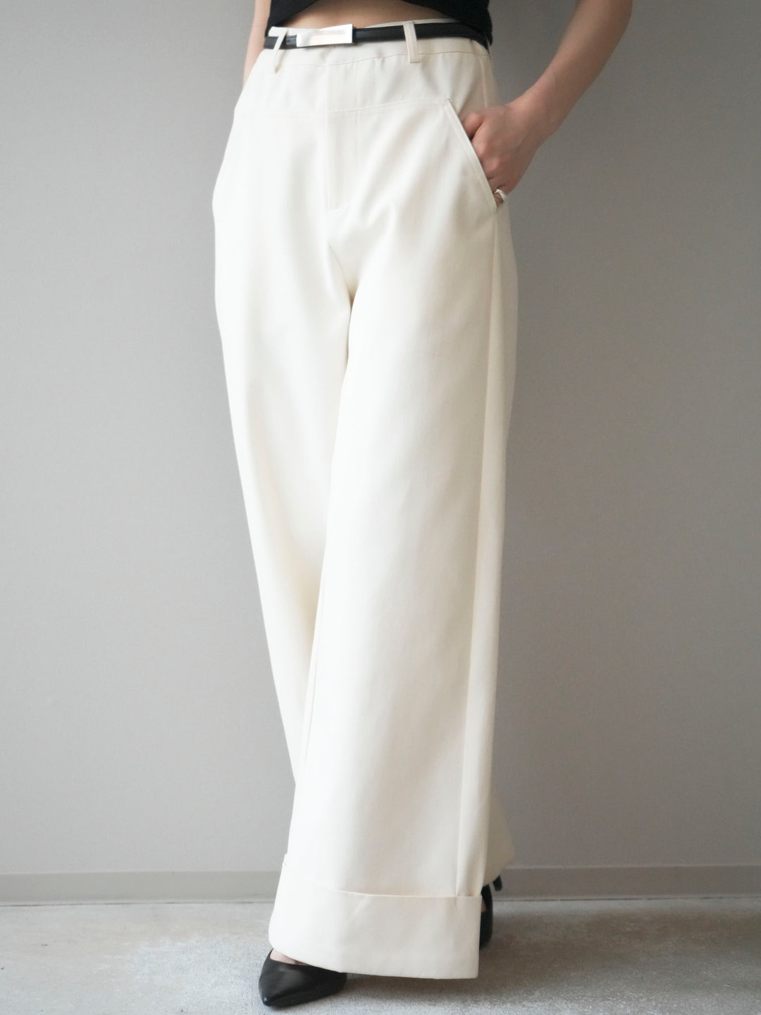[予約]ベルト付き折り返しコットンツイルワイドパンツ/ivory