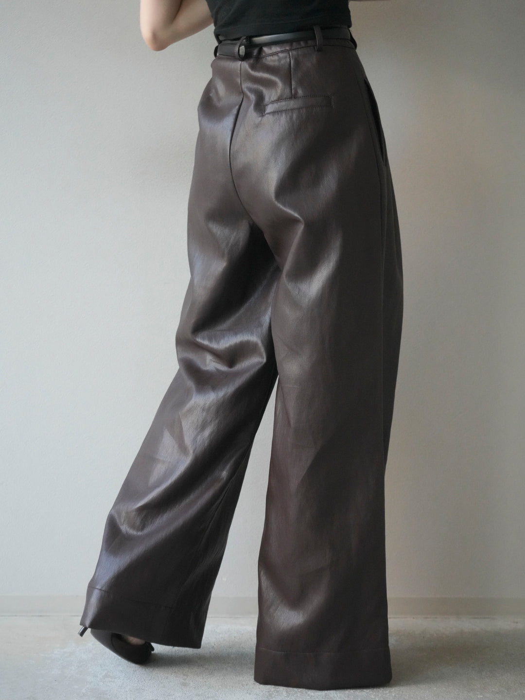 [予約]レザーワイドパンツ/brown
