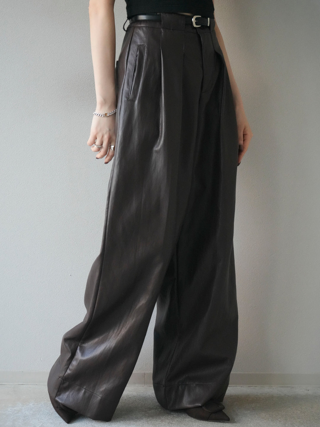 [予約]レザーワイドパンツ/brown