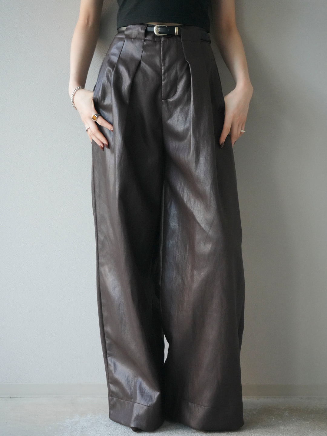 [予約]レザーワイドパンツ/brown