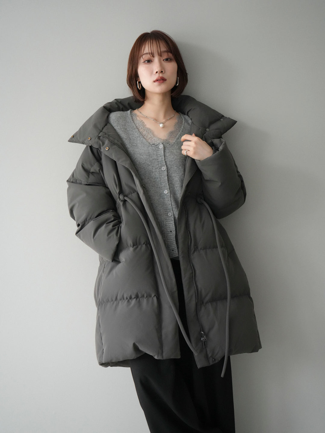 [20%オフ]スタンドカラーウエストベルトミドルダウンコート/gray