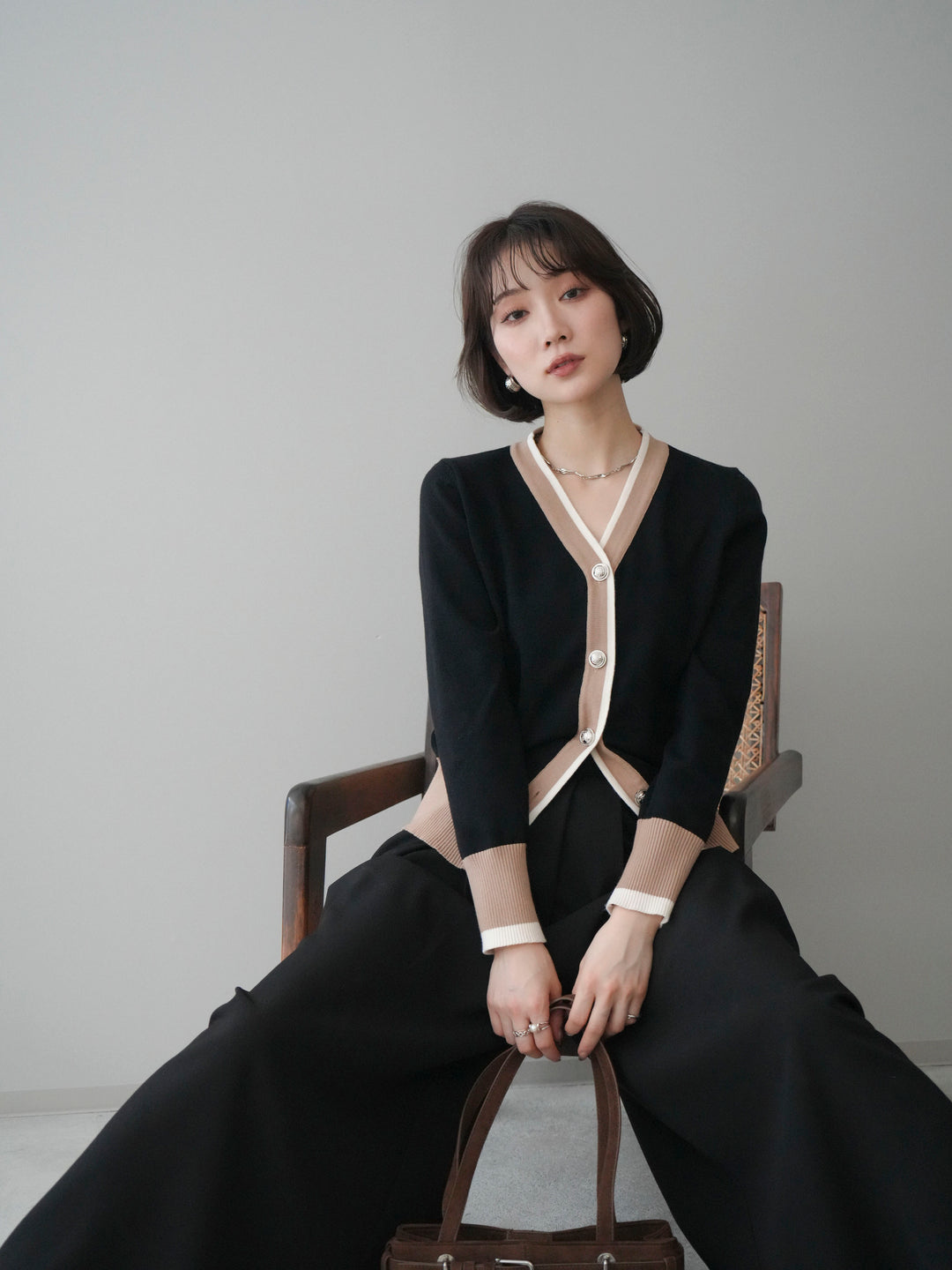 [SET]デザインボタン配色Vネックニットカーディガン+テープベルトタックバギーパンツ(2set)