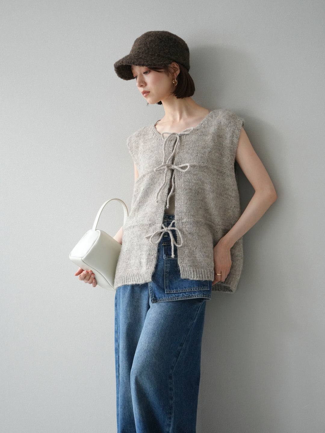 [予約]フロントスリットリボンニットベスト/ベージュ