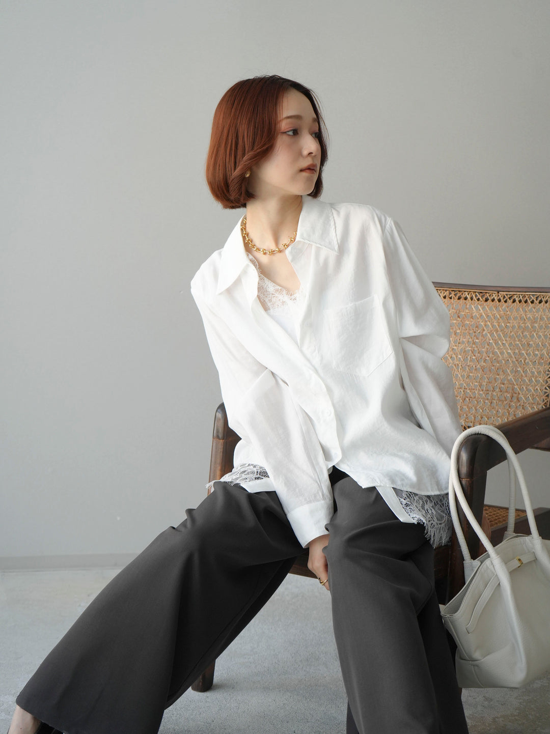 [予約]レイヤードデザイン裾レースブラウス/white