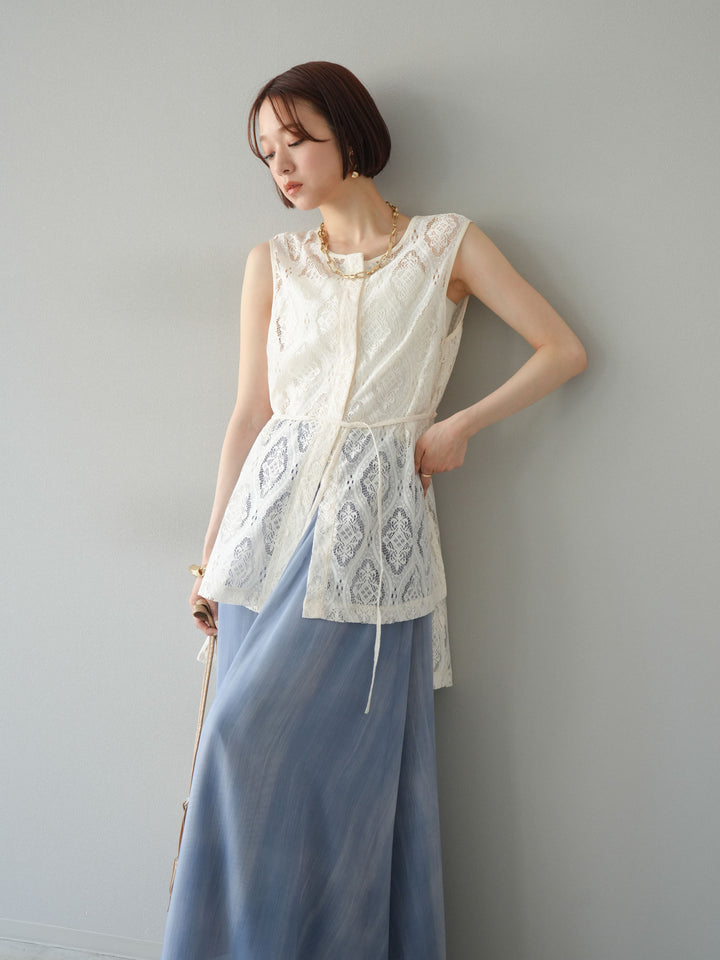 [SET] 緞面滾邊蕾絲無袖上衣 + nuance 透視喇叭裙 (2 套)