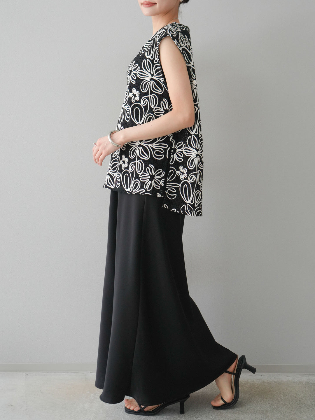 [予約]メッシュコード刺繍ベスト/ブラック