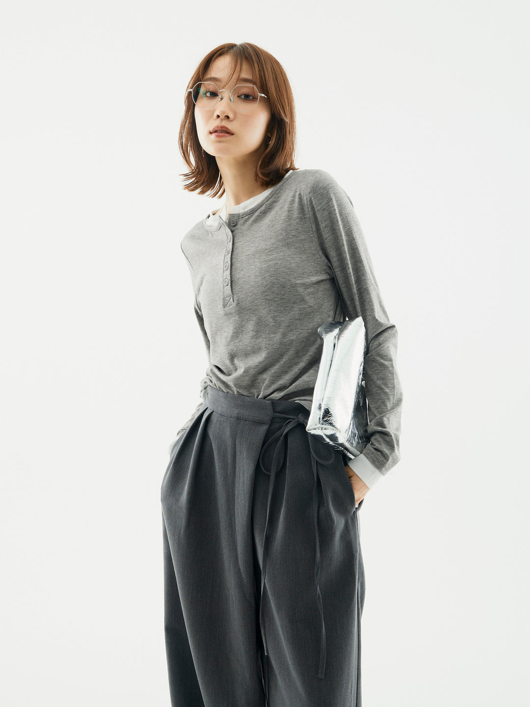 【Allure】[SET]配色レイヤードヘンリーネックトップス+ラップデザインタックワイドパンツ(2set)