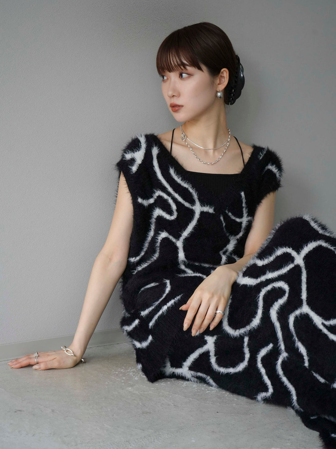 [SET] 線狀毛絨針織背心 + 線狀毛絨針織裙 (2套)