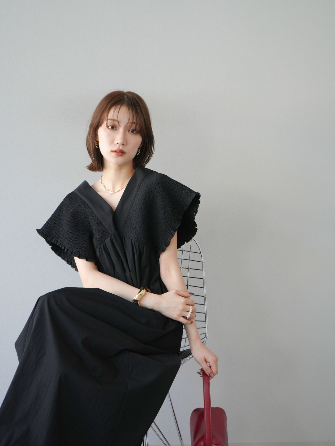 [予約]シャーリングVネックワンピース/ブラック