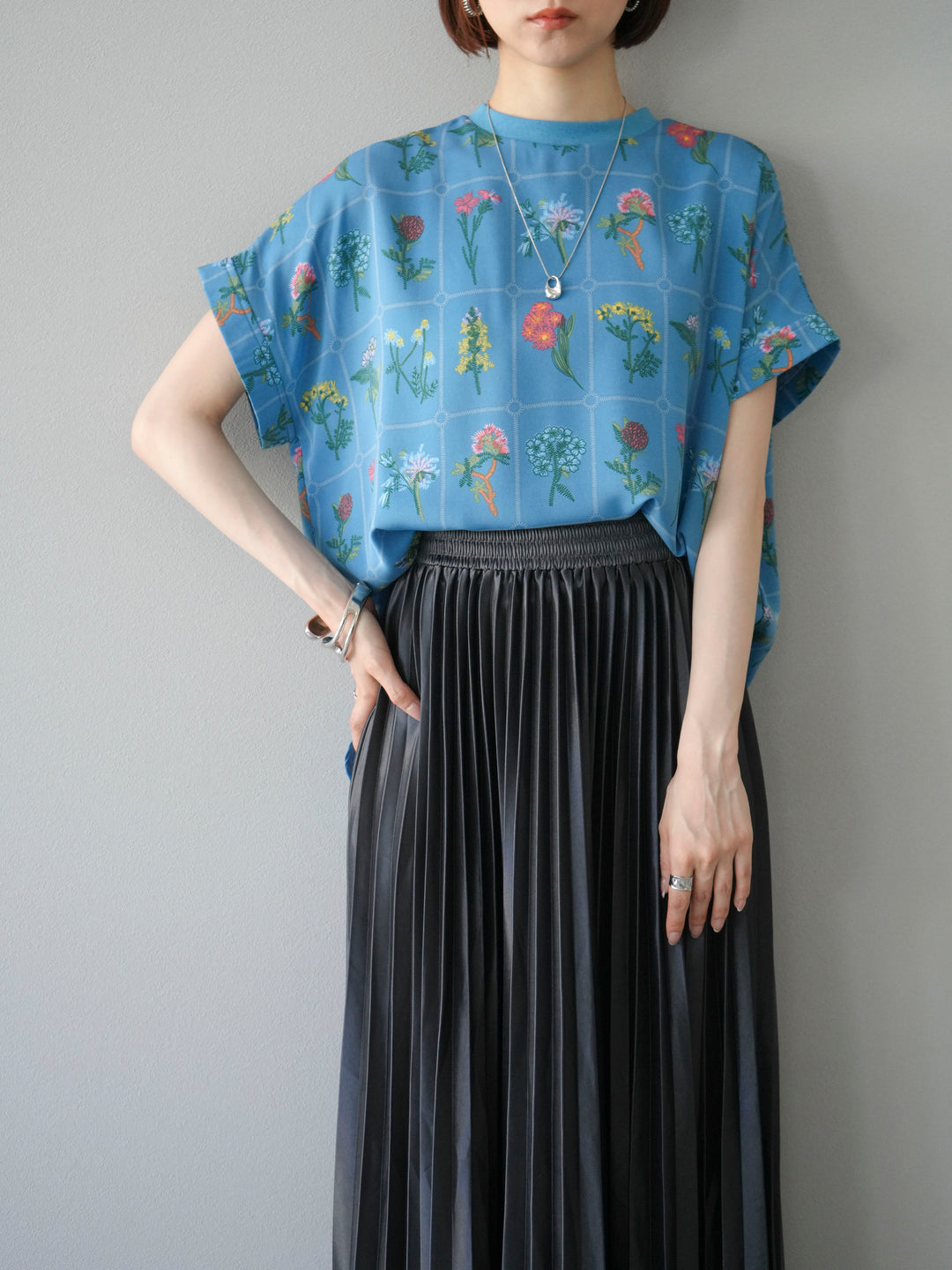 [予約]パッチワークフラワープリントプルオーバー/ブルー