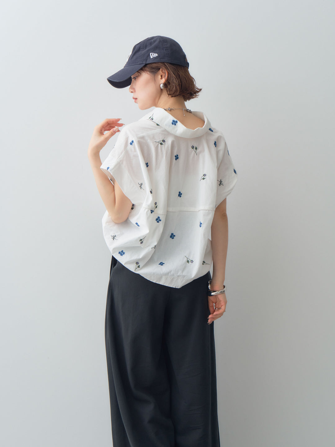 【套裝】花卉刺繡燈籠無袖襯衫+腰帶設計環扣闊腿褲（兩件套）