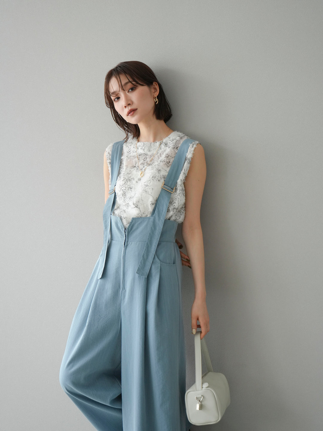 [SET]ストリングデザインハイウエストサロペット+ニュアンスフリンジジャガードノースリーブブラウス(2set)