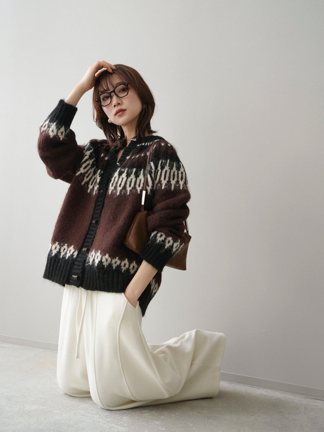 [SET]トグルボタン求心柄ニットカーディガン+ウエストベルトカーブラインスエットパンツ(2set)