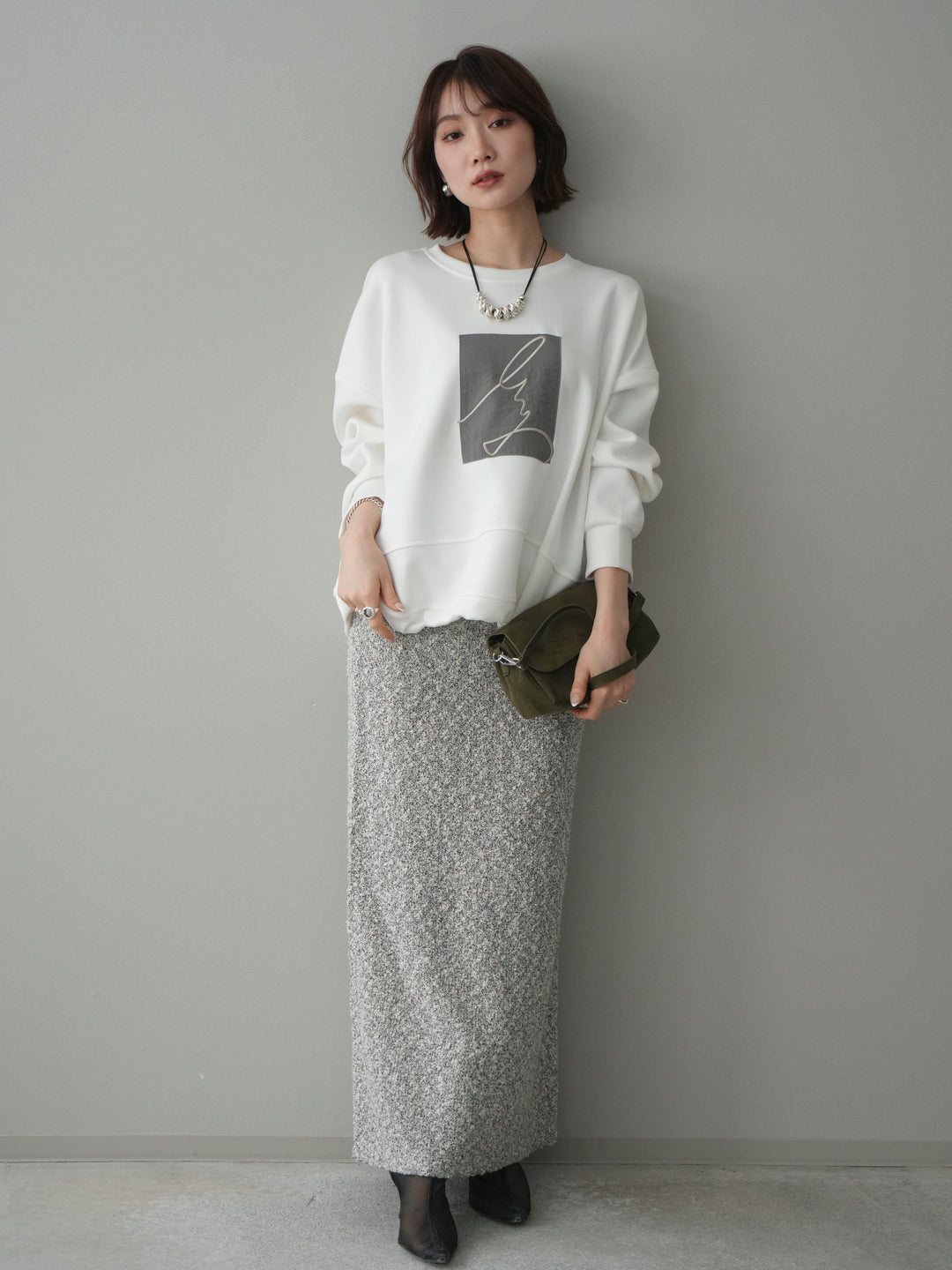 [予約]ライトポンチ刺繍ロゴプルオーバー/white
