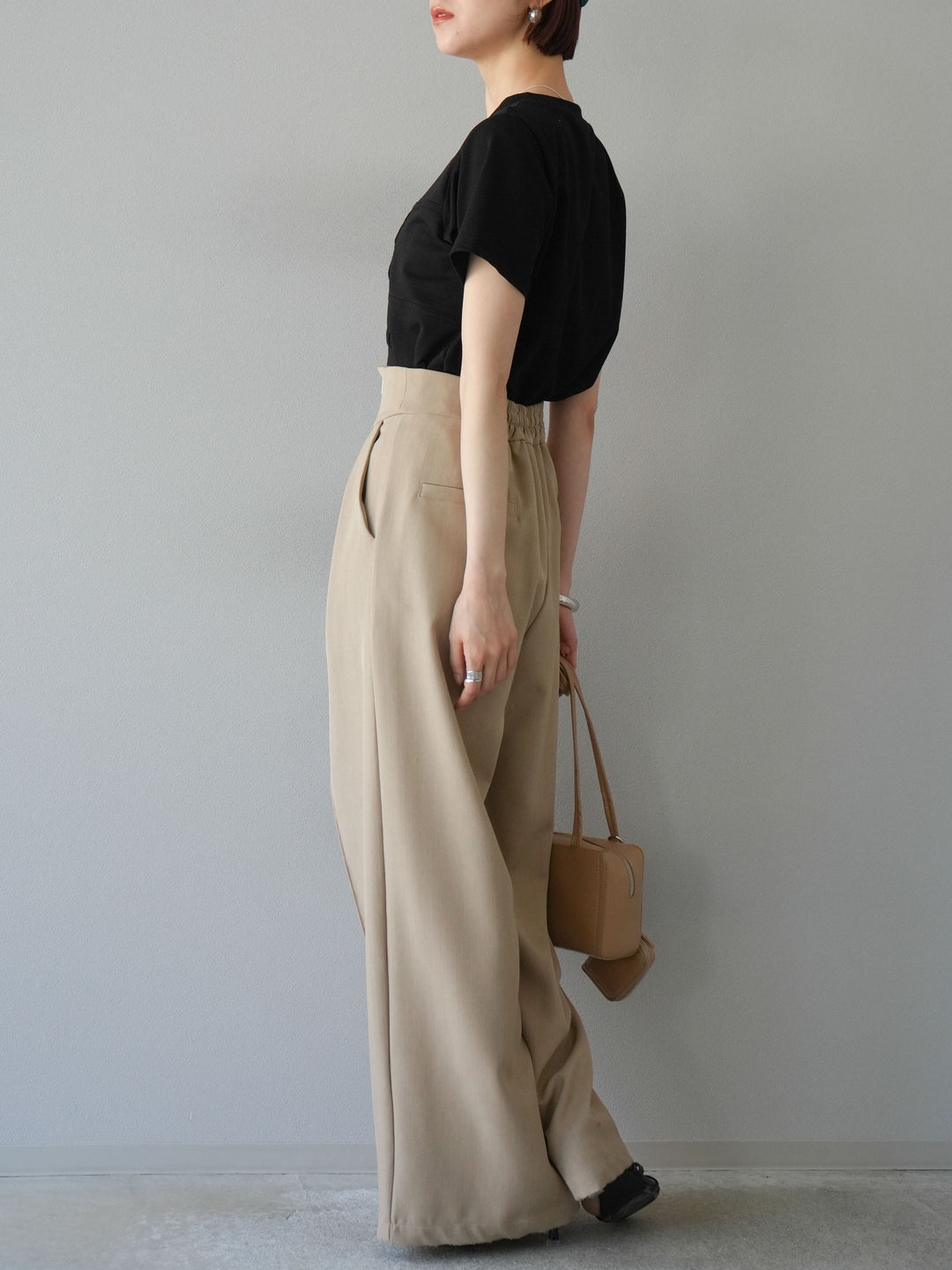 [SET]ビスチェデザインTシャツ+ジップタックワイドパンツ(2set)