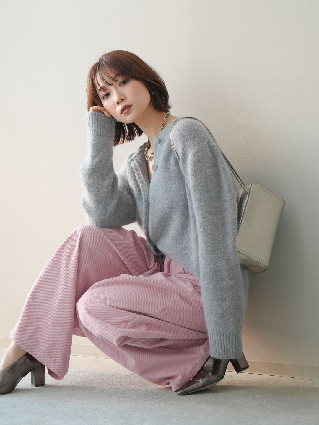 [SET]くるみボタンニットカーディガン+コーデュロイサイドタックコクーンパンツ(2set)