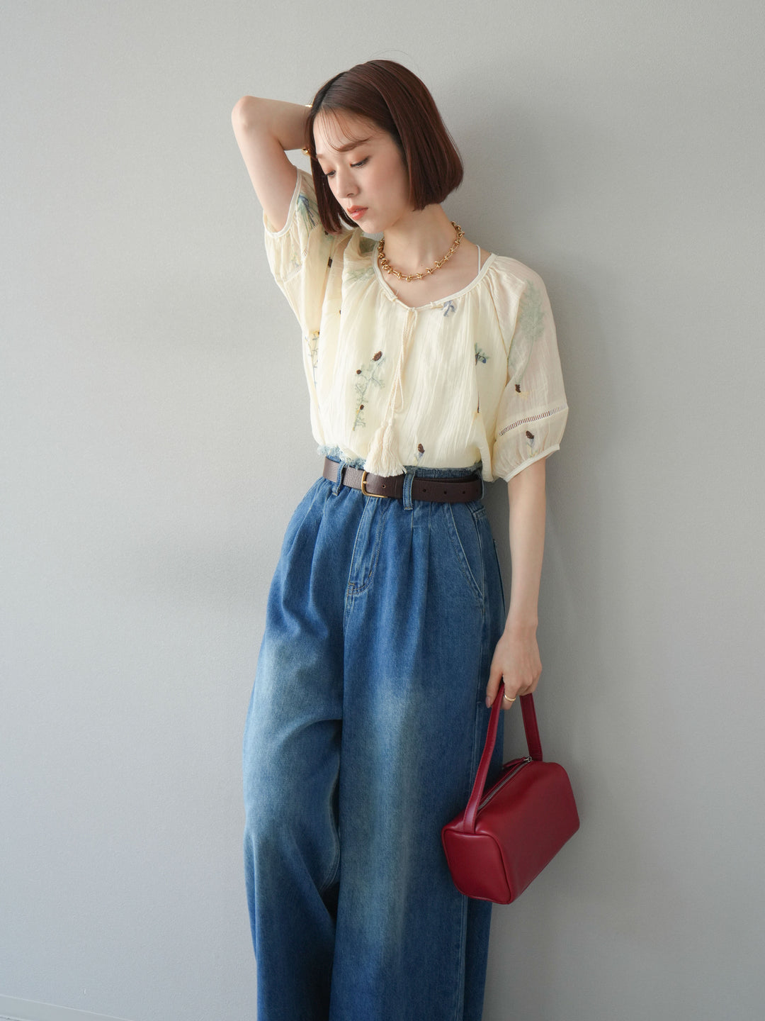 【預購】花朵刺繡半身襯衫/象牙白