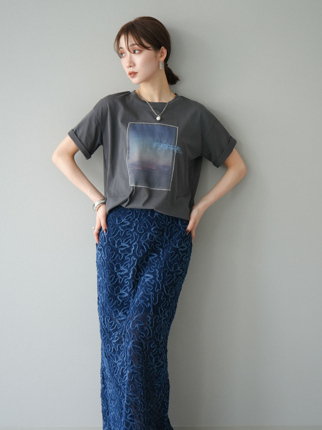 [予約]チュールレイヤードプリントTシャツ/チャコール