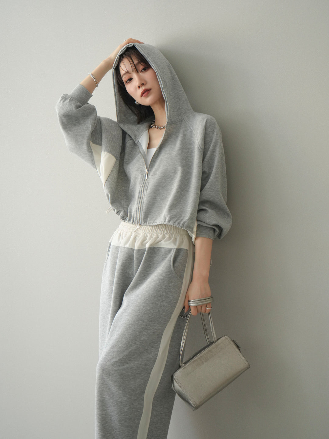 [予約]バイカラー異素材ライトポンチクロップドZIPフーディー/gray