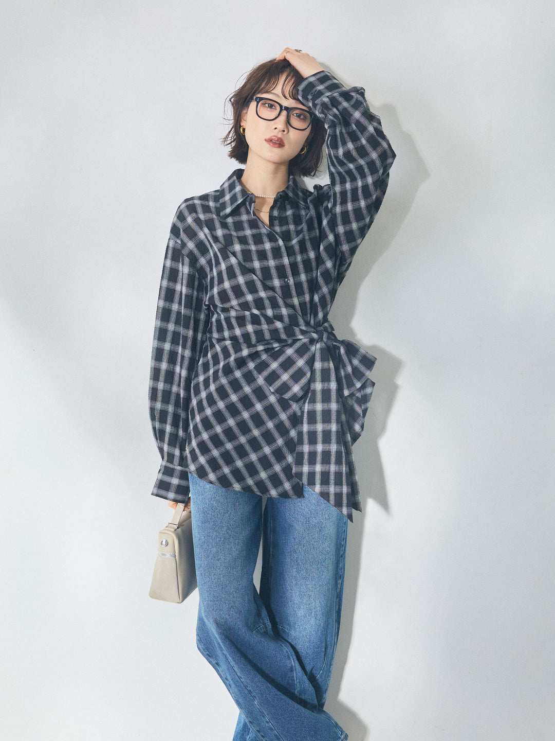 【Allure】[SET]ウエストアシメリボンシャツ+アシメカーブデニムパンツ(2set)