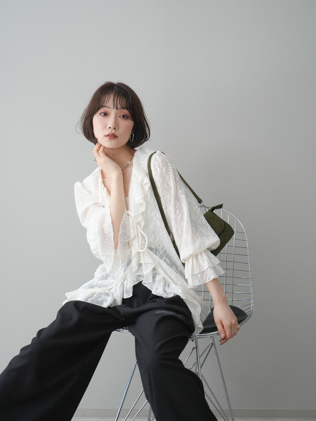 [予約]ラッフルレーススリットブラウス/ivory