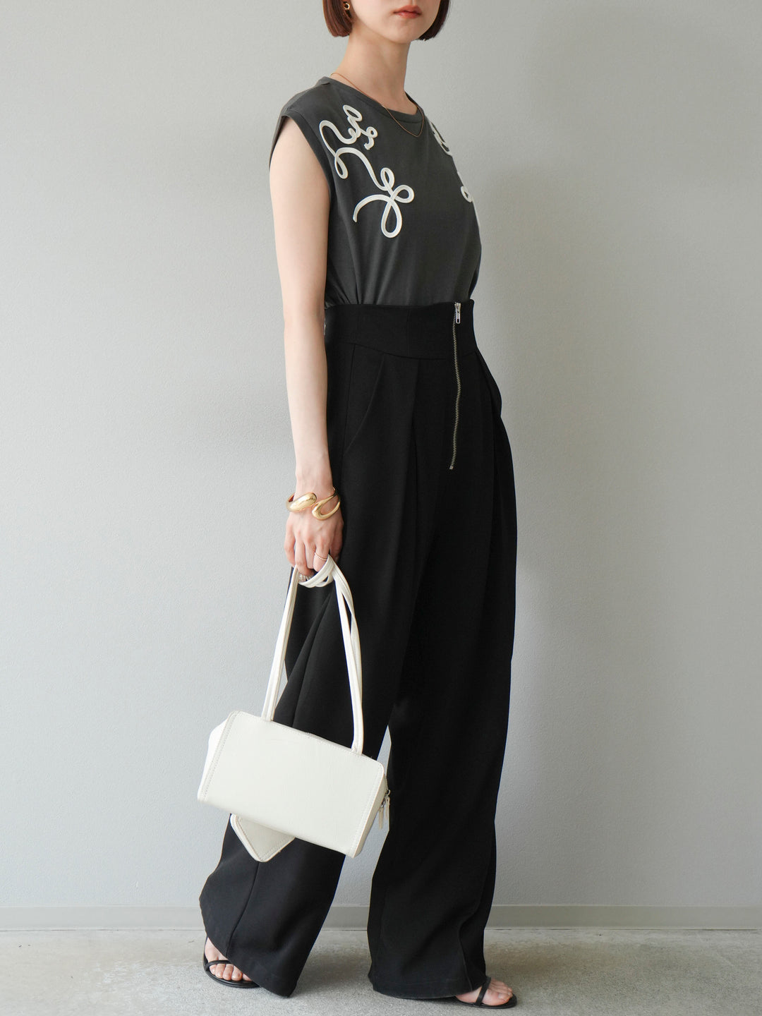 [SET]コード刺繍フレンチスリーブTシャツ+ジップタックワイドパンツ(2set)