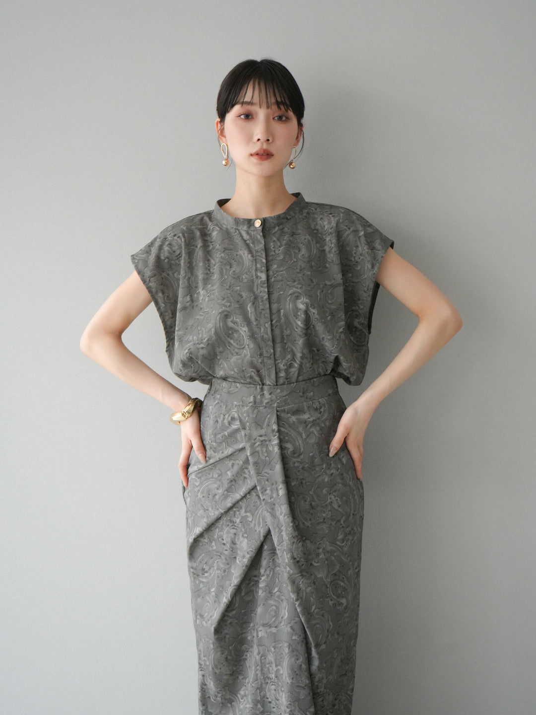 [SET]ペイズリープリントゴールドボタンブラウス+ペイズリープリントタックIラインスカート(2set)