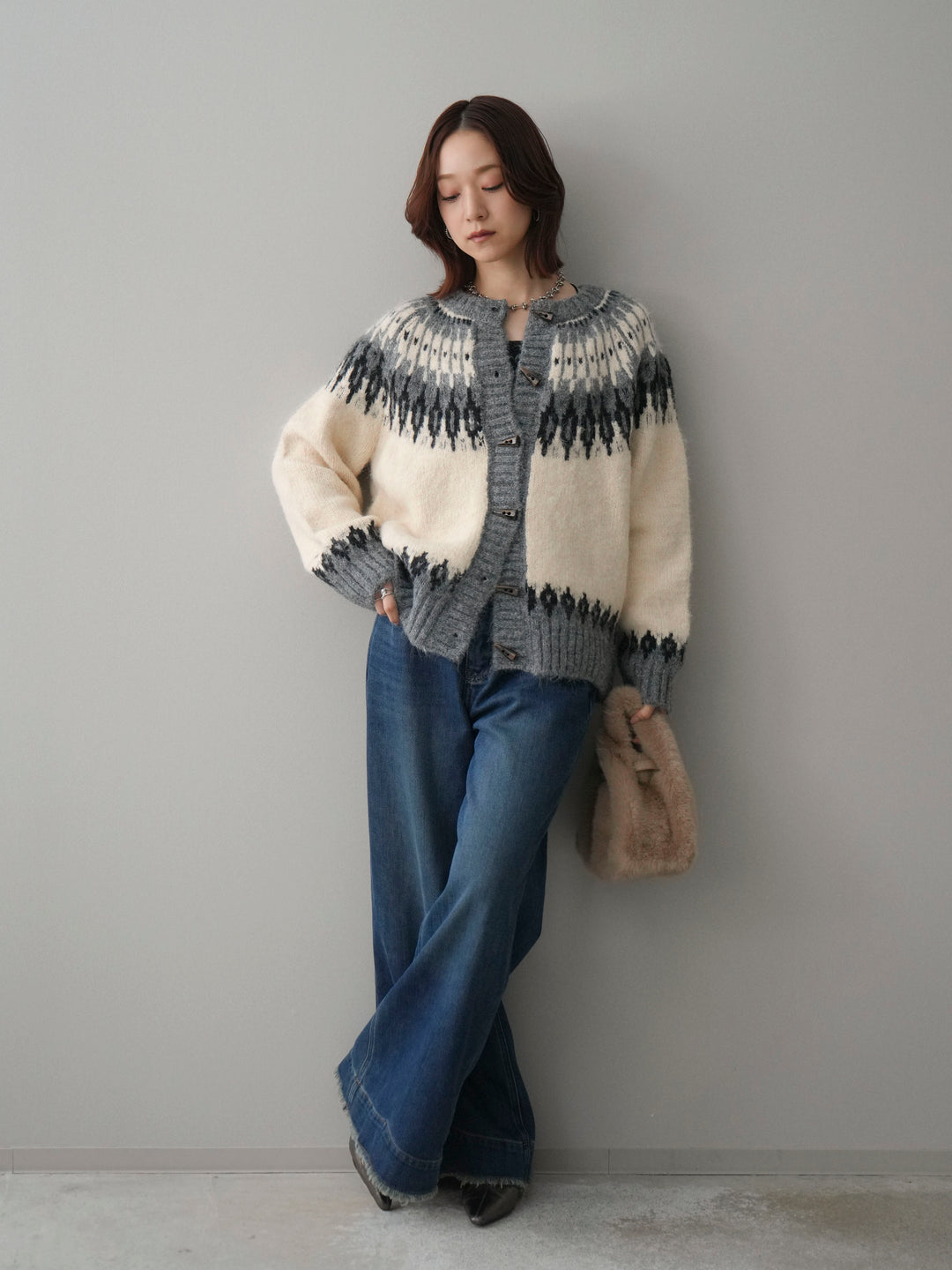 [SET]トグルボタン求心柄ニットカーディガン+裏起毛裾フリンジワイドデニムパンツ(2set)