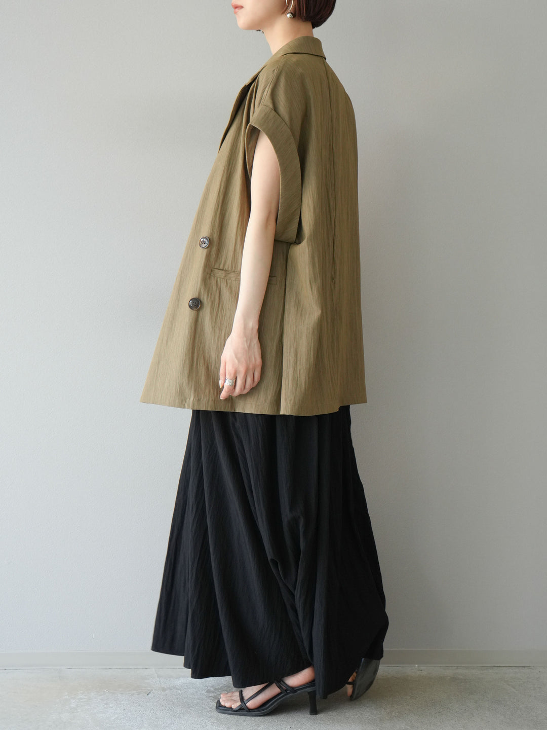 [SET]レーヨンシャーリングキャミワンピース+リネンライクノースリーブダブルジレ(2set)