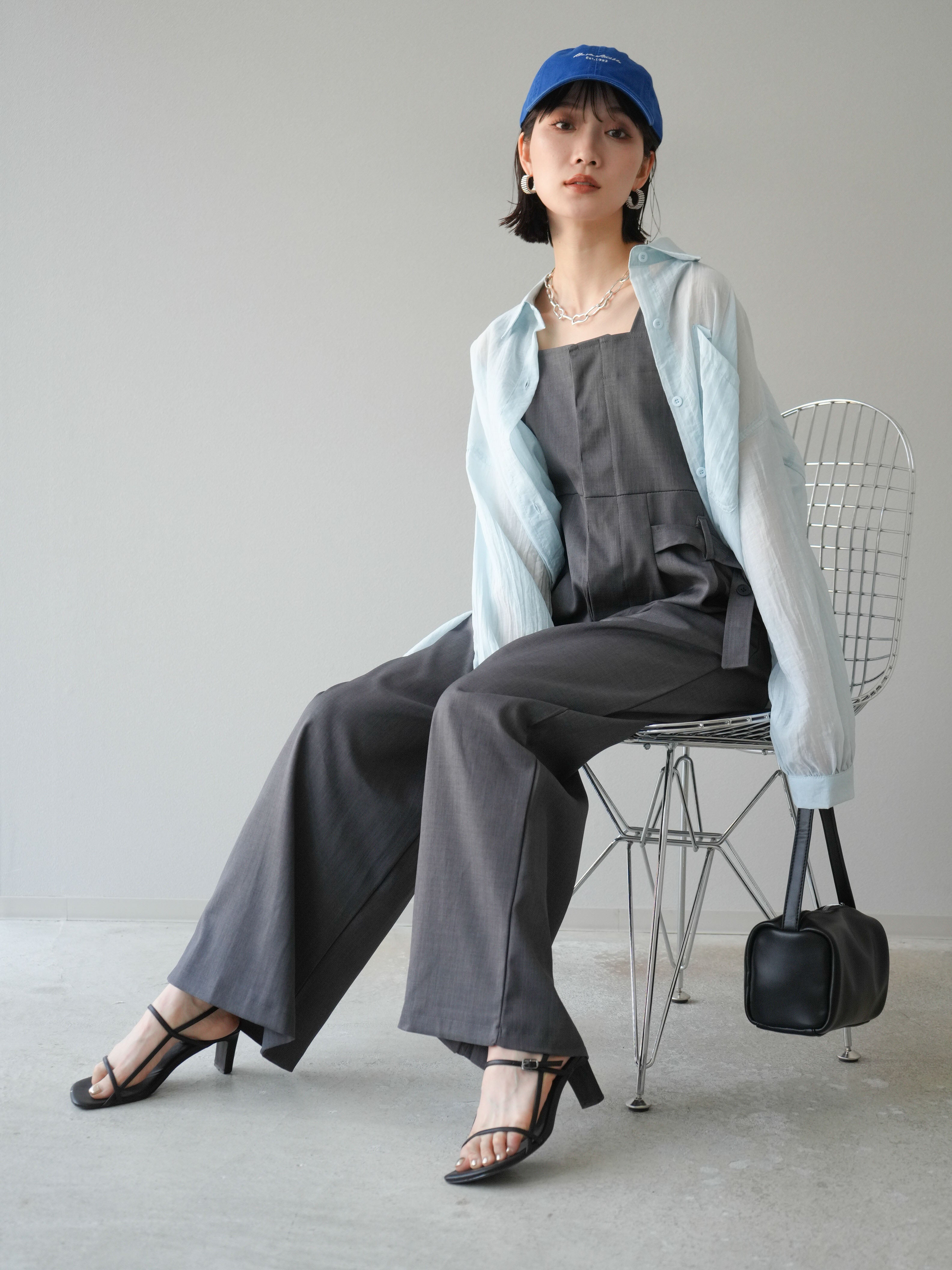 予約]ベルトデザインサロペット/グレー – Lumier