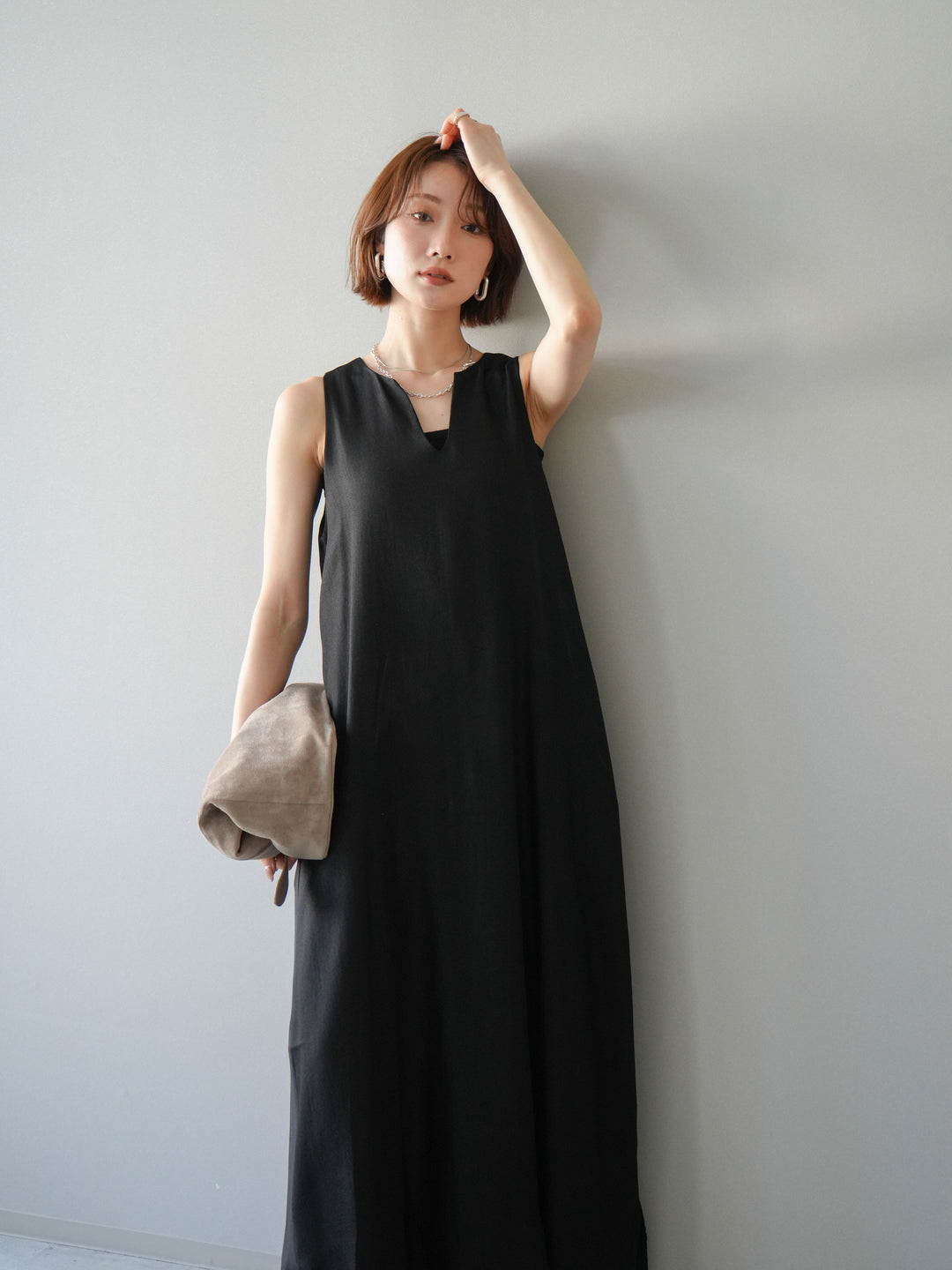 [予約]スキッパーフレアノースリーブワンピース/black