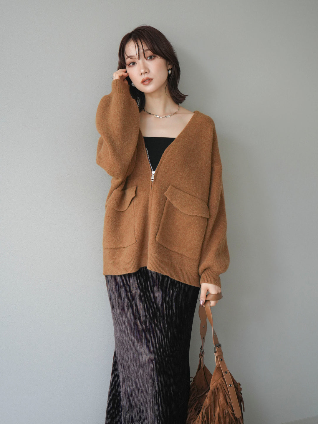 [預訂] 大口袋拉鍊針織開襟衫/駝色