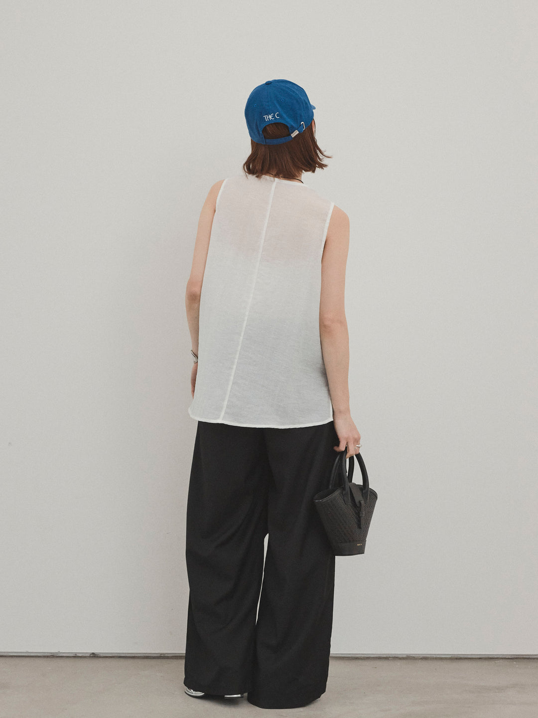 [SET] 透視褶皺不對稱上衣 + 設計環側褶褲 (2 件組)