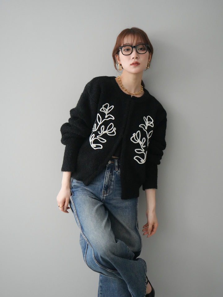 [予約]テープ刺繍ホック開きブークレニットカーディガン/black
